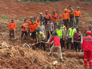Polresta Cilacap Terjunkan Personel dan Unit K9 Cari Korban Longsor Cibeunying