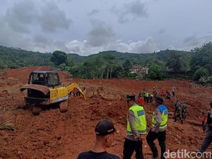 Cerita Ortu Lihat Anaknya Tertimpa Puing Saat Lari dari Longsor Cilacap