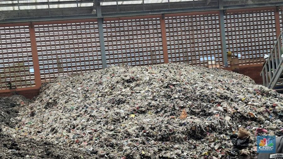 Tempat Pengolahan Sampah Terpadu (TPST) Sentiong, Cimahi. (CNBC Indonesia/Chandra Dwi)