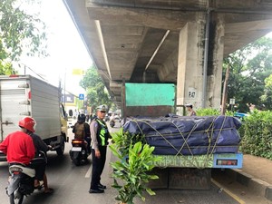 Truk Patah As Roda Sempat Bikin Macet Parah di Jl Sholeh Iskandar Bogor