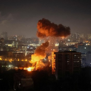 Potret Horor Kyiv Usai Dihujani Drone-Rudal Rusia, Korban Berjatuhan