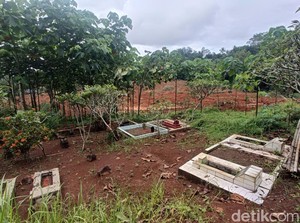 Area Makam Dusun Cibuyut Ikut Hilang Terbawa Longsor di Cilacap