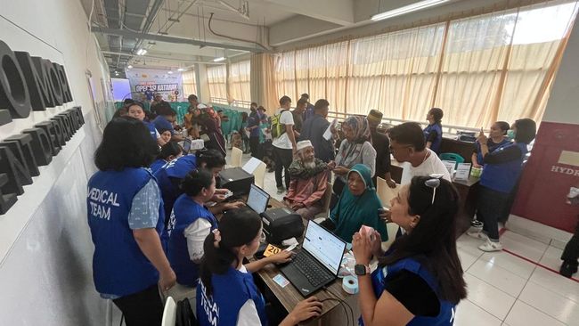 Bakti Sosial Operasi Katarak untuk Masyarakat Pulau Kawasan TN Komodo