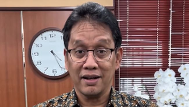 Viral Selalu Pakai Batik Sama, Menkeu Purbaya Pamer Batik Garuda