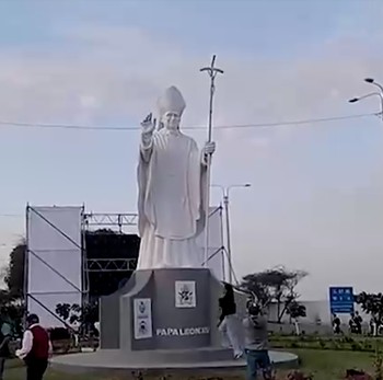 Patung Raksasa Paus Leo XIV Diresmikan di Peru, Tingginya 5 Meter!