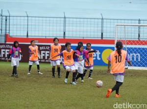 Ribuan Pelajar Putri SD Serbu Stadion Gajayana Malang