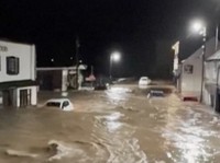 Potret Inggris Dihantam Banjir, Jalan Jadi Lautan-Mobil Tenggelam