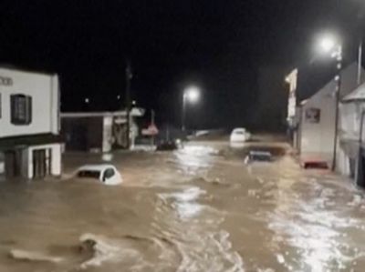 Potret Inggris Dihantam Banjir, Jalan Jadi Lautan-Mobil Tenggelam
