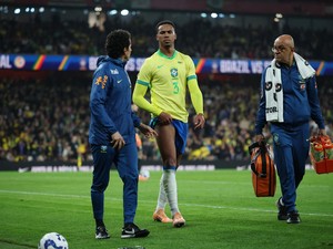 Bek Arsenal Gabriel Cedera Usai Bela Brasil, Ancelotti Minta Maaf