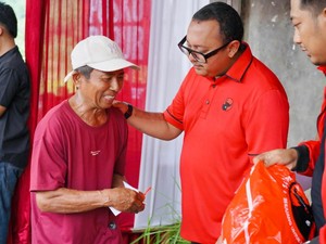 Anggota DPR Kaisar Said Tinjau Langsung Lokasi Longsor Majenang Cilacap
