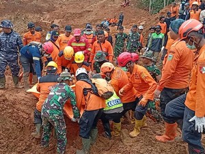 1 Korban Longsor Cilacap Kembali Ditemukan, 11 Dalam Pencarian