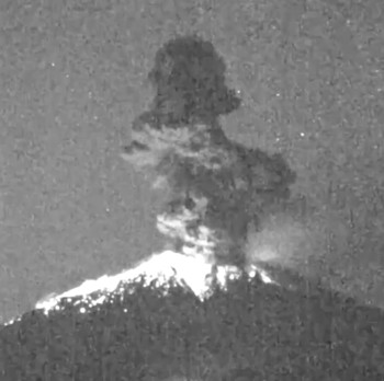 Detik-Detik Gunung Sakurajima Meletus, Jepang Siaga Hujan Abu