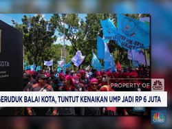 Video: Buruh Geruduk Balai Kota, Tuntut Kenaikan UMP Jadi Rp 6 Juta