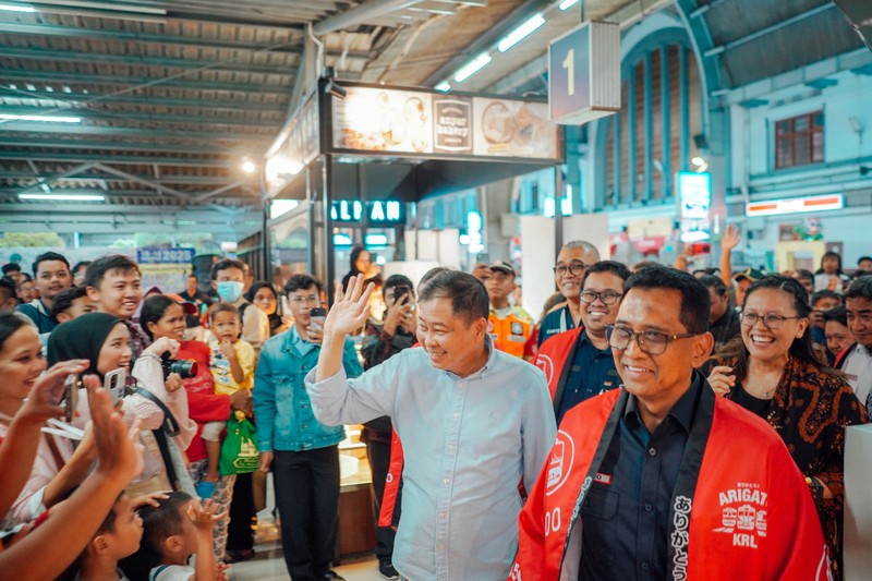 Direktur Utama KAI 2009–2014 Ignasius Jonan, yang turut mendampingi perjalanan terakhir JALITA dari Stasiun Jakarta Kota menuju Depo Kampung Bandan hingga Depo Depok. (Dok KAI)