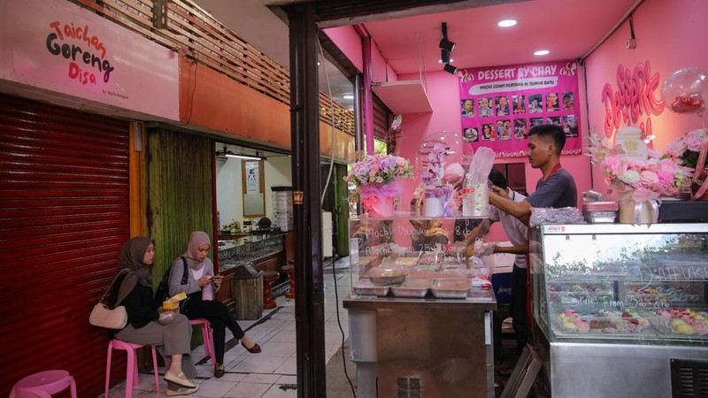 District Blok M yang sempat sepi ditinggal pedagang karena menolak kenaikan harga sewa, kini sudah diisi kembali oleh pedagang. (CNBC Indonesia/Faisal Rahman)