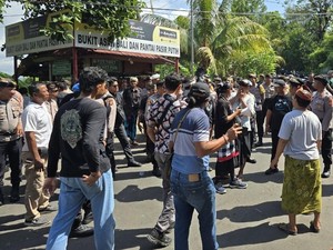 Konflik Berlarut-larut di Desa Adat Bugbug, Wisatawan Ikut Terkena Imbas