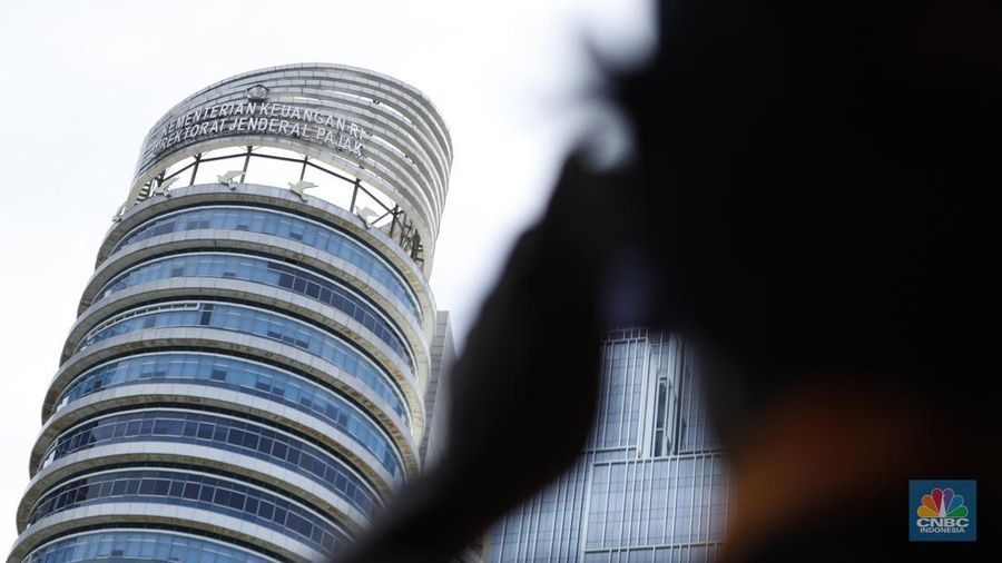 Gedung Kementerian Keuangan RI Direktorat Jenderal Pajak, Selasa (17/11/2025). (CNBC Indonesia/Tri Susilo)