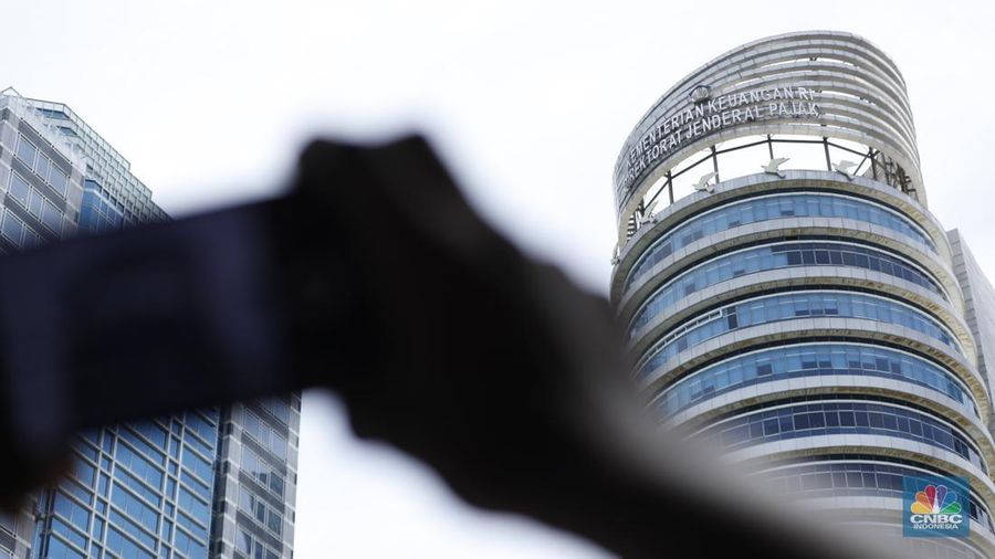 Gedung Kementerian Keuangan RI Direktorat Jenderal Pajak, Selasa (17/11/2025). (CNBC Indonesia/Tri Susilo)