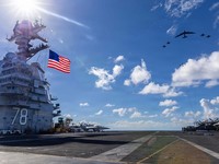 Awas Perang Baru Trump Pecah, Kapal Induk AS di Gerbang Negara Ini