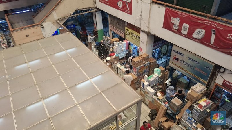 Kondisi Pasar Pramuka yang Mulai Kondusif Kembali Setelah Sempat Ricuh Akibat Kekecewaan Pedagang Akibat Kenaikan Tarif Sewa Kios. (CNBC Indonesia/Chandra)