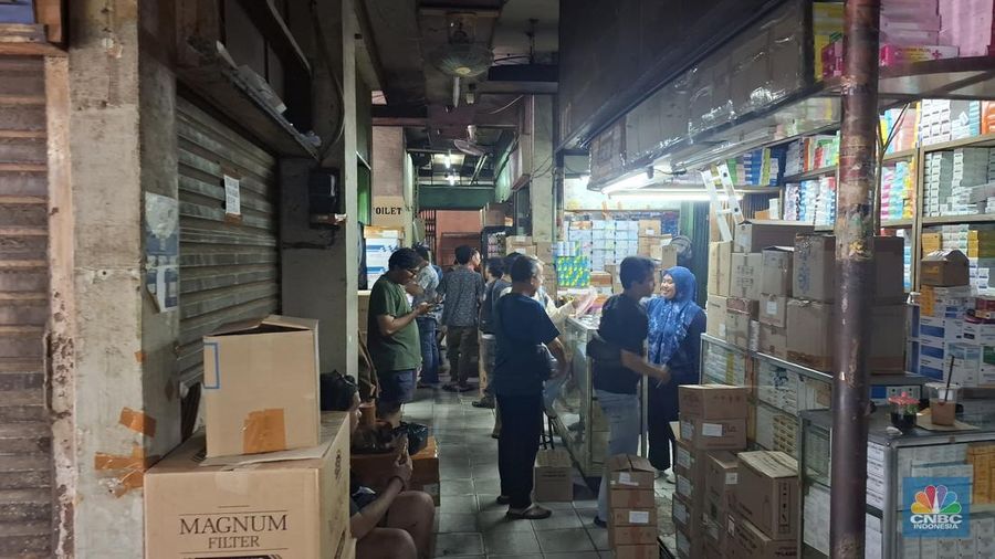 Kondisi Pasar Pramuka yang Mulai Kondusif Kembali Setelah Sempat Ricuh Akibat Kekecewaan Pedagang Akibat Kenaikan Tarif Sewa Kios. (CNBC Indonesia/Chandra)