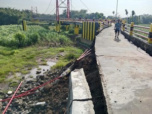 5 Fakta Jembatan Gantung Ikon Cirebon Timur Tiba-tiba Ambrol