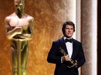 Tom Cruise Akhirnya Raih Piala Oscar setelah 40 Tahun Berkarier
