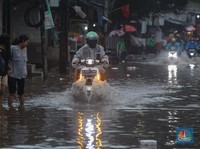 Penampakan Banjir di Kemang Usai Diguyur Hujan Seharian