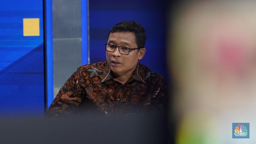 Direktur Jenderal Pajak, Bimo Wijayanto dalam program CNBC Indonesia Squawk Box di Jakarta, Selasa (18/11/2025). (CNBC Indonesia/Tias Budiarto)