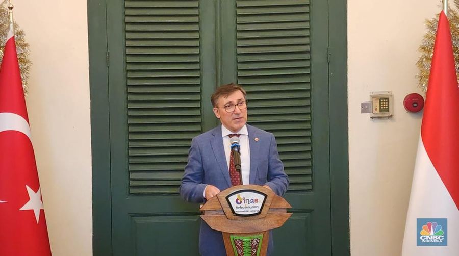 Duta Besar Turki Untuk Indonesia, Talip Kucukcan di Museum Tekstil Jakarta