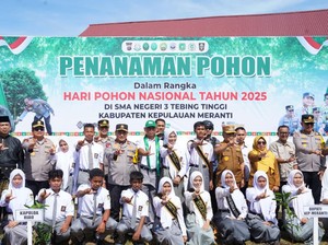 Gerakan 21.000 Pohon di Riau, Kapolda Ajak Siswa SMA Jadi Agen Perubahan