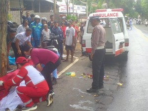 Motor Tabrak Pohon di Sukasada Buleleng, Penumpang Asal Denpasar Tewas