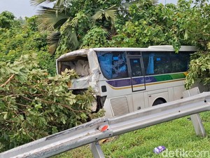 Video Kecelakaan Maut di Tol Cipali: 5 Orang Tewas, Puluhan Luka-luka