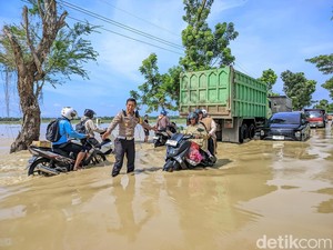 Luapan Sungai Nyiburan Jrengik Rendam Empat Desa di Sampang