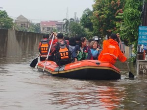 Longsor dan Banjir Landa Tangsel Usai Hujan Deras