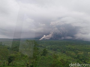 Erupsi Besar! Gunung Semeru Luncurkan Awan Panas Sejauh 5,5 Km