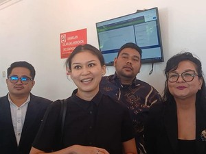 Marissa Anita Meditasi Sebelum Datangi Sidang Cerai