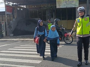 Pejalan Kaki Jadi Fokus Operasi Zebra Semeru 2025 di Kota Batu