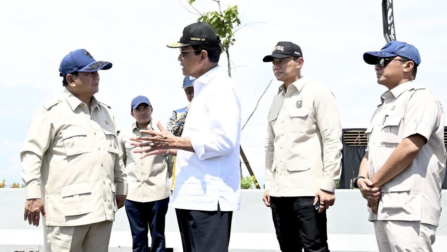Presiden Prabowo Subianto meresmikan Jembatan Kabanaran di Kabupaten Bantul, Daerah Istimewa Yogyakarta, pada Rabu (19/11/2025). (Dok. Biro Pers Sekretariat Presiden/Cahyo)