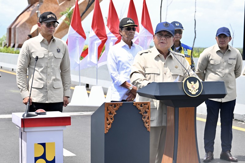 Presiden Prabowo Subianto meresmikan Jembatan Kabanaran di Kabupaten Bantul, Daerah Istimewa Yogyakarta, pada Rabu (19/11/2025). (Dok. Biro Pers Sekretariat Presiden/Cahyo)