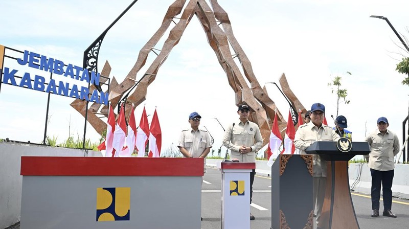 Presiden Prabowo Subianto meresmikan Jembatan Kabanaran di Kabupaten Bantul, Daerah Istimewa Yogyakarta, pada Rabu (19/11/2025). (Dok. Biro Pers Sekretariat Presiden/Cahyo)