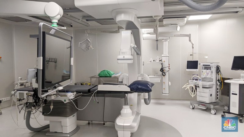 Presiden RI Prabowo menghadiri peresmian Rumah Sakit Kardiologi Emirates Indonesia di Solo, Jawa Tengah, Rabu (19/11/2025). (CNBC Indonesia/Emir Yanwardhana)