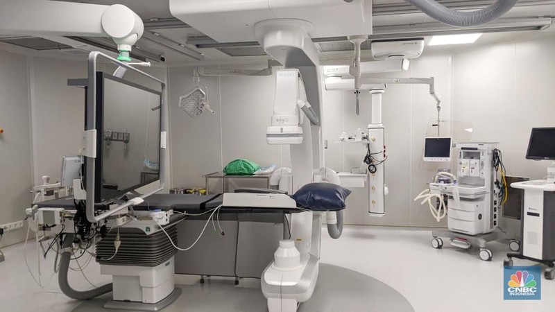 Presiden RI Prabowo menghadiri peresmian Rumah Sakit Kardiologi Emirates Indonesia di Solo, Jawa Tengah, Rabu (19/11/2025). (CNBC Indonesia/Emir Yanwardhana)