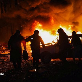 Putin Ngamuk! Detik-Detik Apartemen Dibombardir, Buat Kebakaran Besar