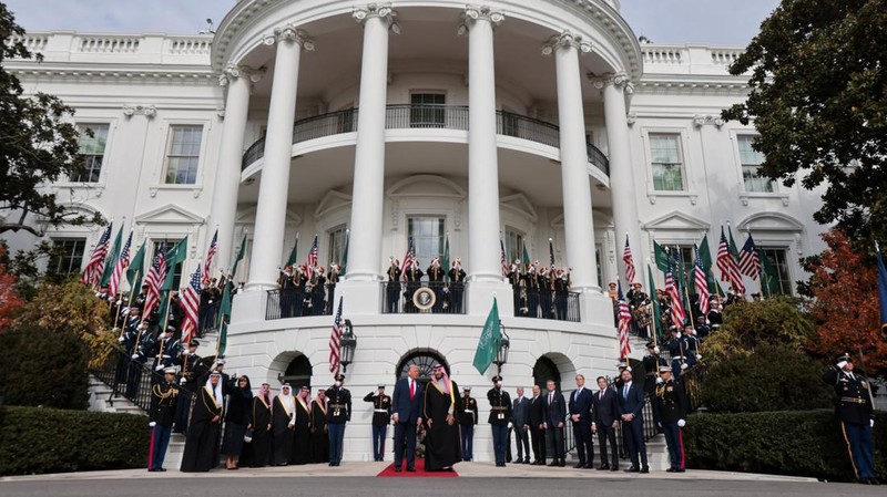 U.S. President Donald Trump and Saudi Crown Prince and Prime Minister Mohammed bin Salman watch a military flyover at the White House in Washington, D.C., U.S., November 18, 2025. REUTERS/Kevin Lamarque     TPX IMAGES OF THE DAY
