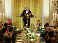 Bukan Iran, Trump Mau Berikan Izin Nuklir ke Negara Muslim Ini