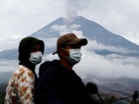 Hati-Hati Erupsi Gunung Semeru Masih Tinggi, Ini Kondisi Terbarunya