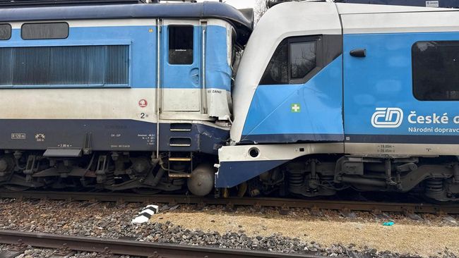Dua Kereta Adu Banteng di Ceko, Puluhan Penumpang Terluka