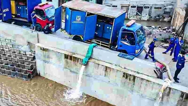 Siaga Penuh, Pemprov DKI Tingkatkan Mitigasi Banjir di Seluruh Wilayah