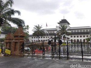 5 Fakta Wajah Baru Gerbang Masuk Gedung Sate Bandung